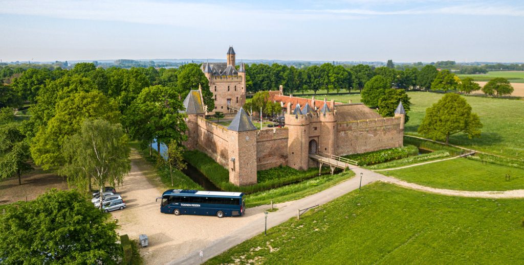 Luxe touringcar huren